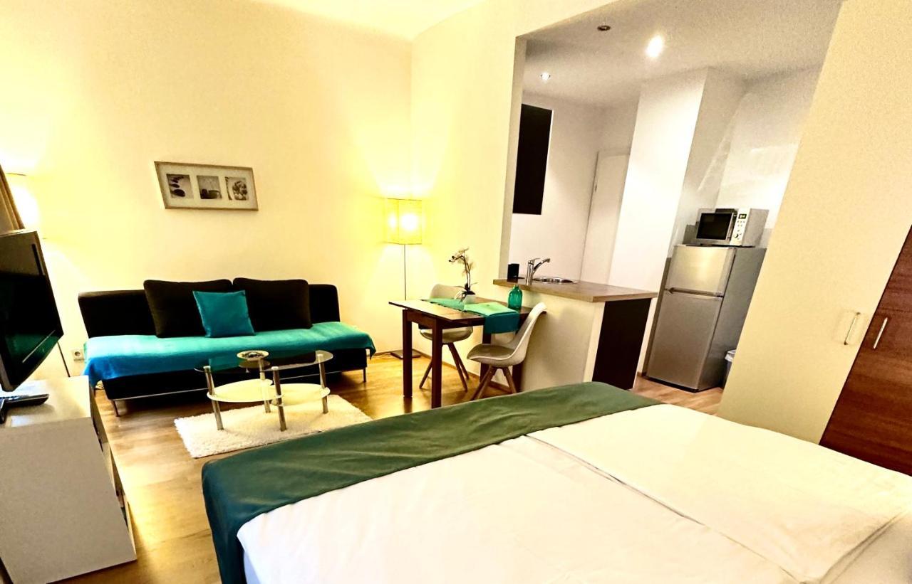 וינה Home Sweet Apartments - A Cozy Welcome מראה חיצוני תמונה