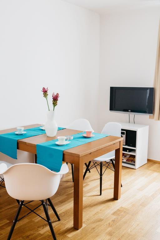 וינה Home Sweet Apartments - A Cozy Welcome חדר תמונה